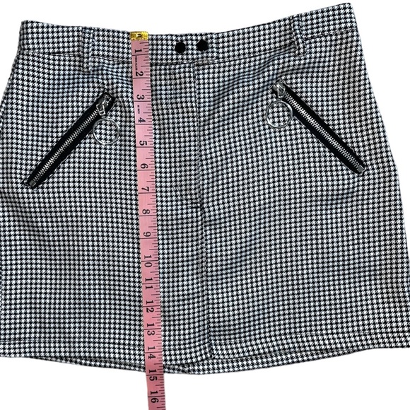 Emory Park Houndstooth Black & White Mini Skirt - Picture 5 of 7